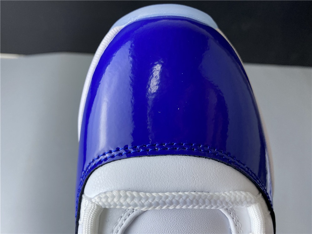 Air Jordan 11 Low WMNS Concord AH7860-100